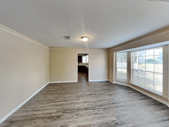 Building Photo - 5702 Kiowa Timbers Dr