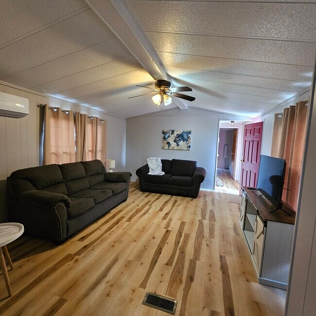 Foto del edificio - 801 N Hale Ave