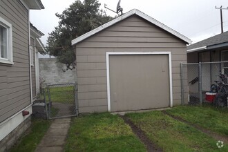 Building Photo - 409 SW 8th St