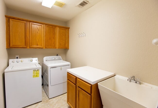 Building Photo - 5207 Newcastle Ln