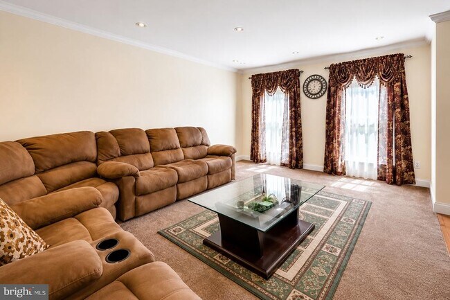 Foto del edificio - 44 Brambling Ln