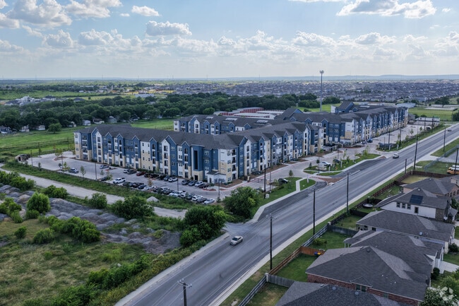 Building Photo - Palladium Canyon Park
