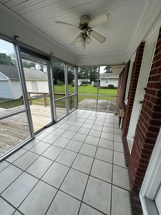 Foto del edificio - 4612 Longleaf Hills Drive