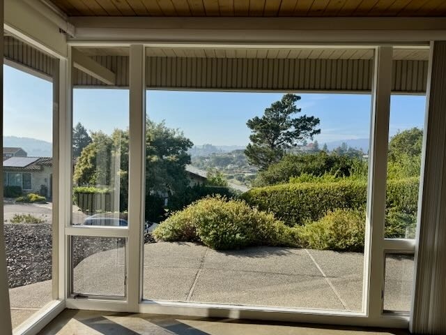 Building Photo - 525 Comstock Dr