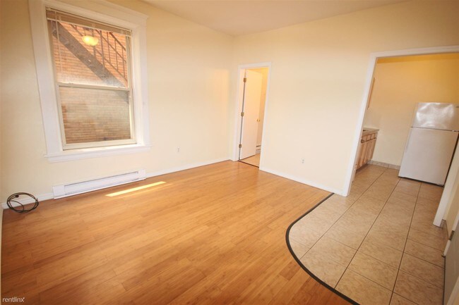 Building Photo - 1 br, 1 bath  - 326 Melwood Ave  for August