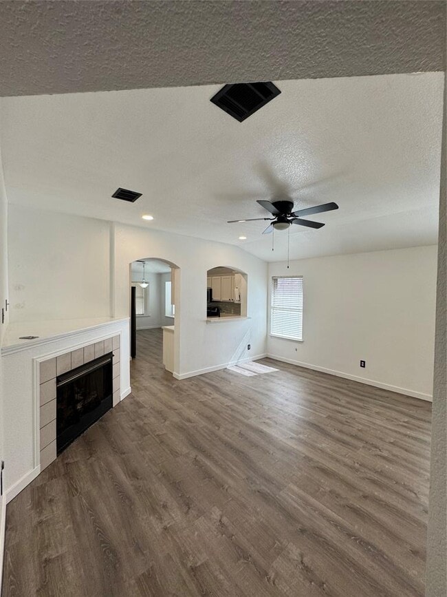 Building Photo - 2802 Greenlee Dr