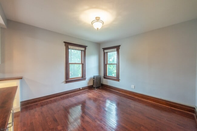 Building Photo - 13 Almira St