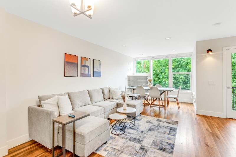 Foto principal - 3453 Meridian Ave N