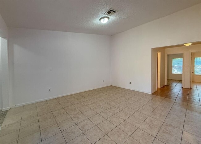 Building Photo - 242 Windsor Way