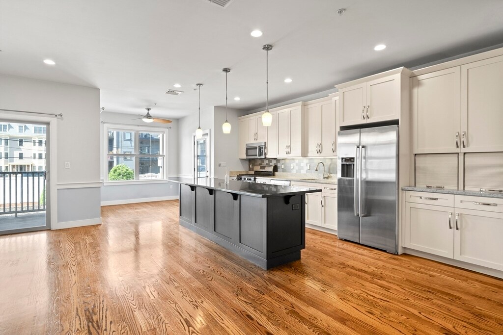 Foto principal - 774 E 3rd St