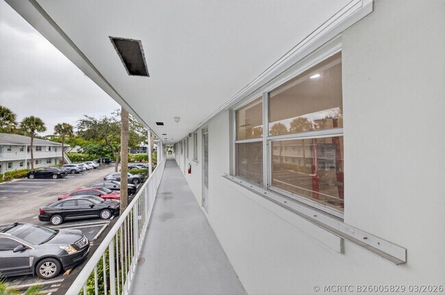 Foto del edificio - 2340 SW 22nd Ave