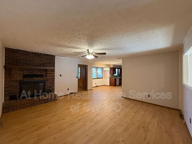 Foto del edificio - 1209 W Broadmoor St