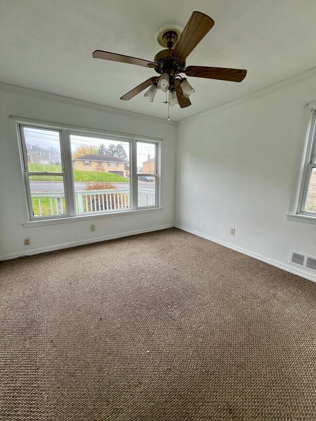 Foto del edificio - Three Bedroom Single Family House