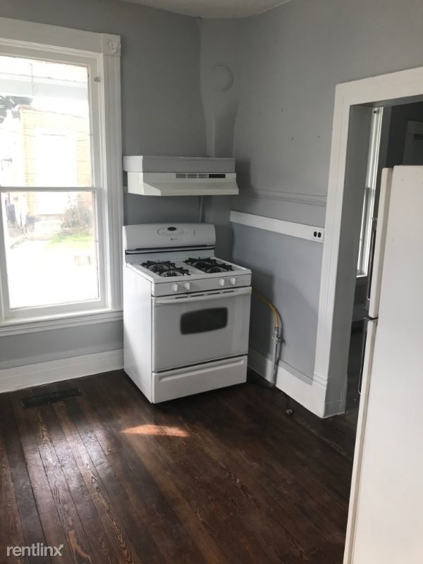 Building Photo - 4 br, 1 bath House - 919 Ergo St