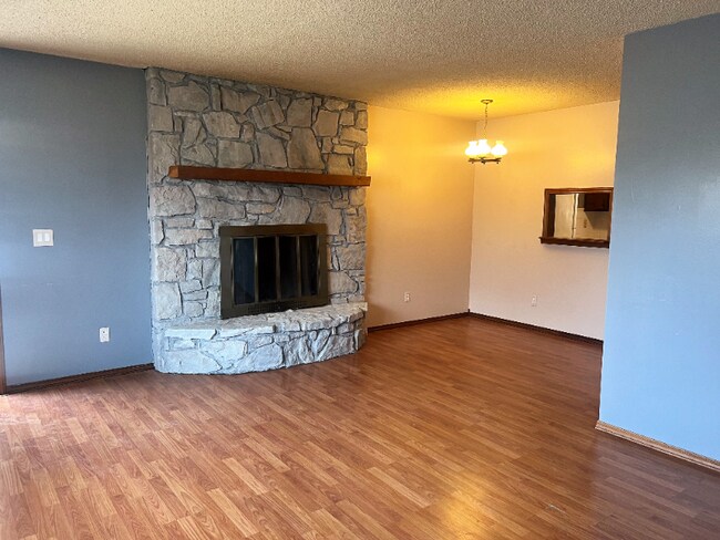 Building Photo - 1605 Timberline Dr