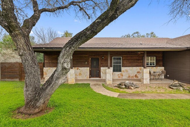 Foto del edificio - 1301 S Quinlan Park Rd