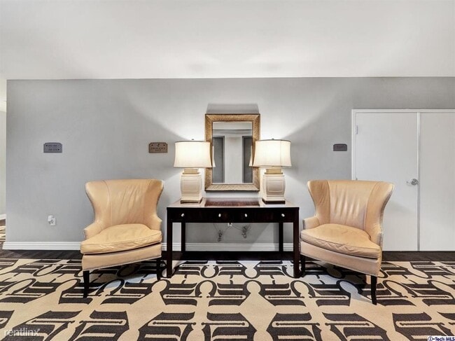 Building Photo - 2 br, 2.5 bath Condo - 607 Caruso Ave