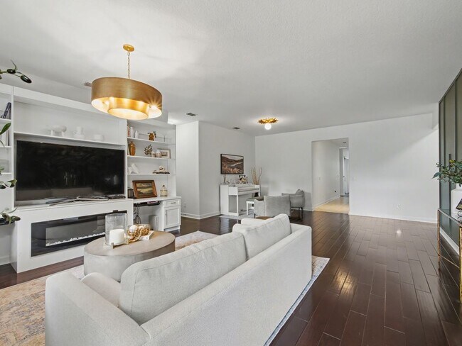 Foto del edificio - 1098 Harmony Ln