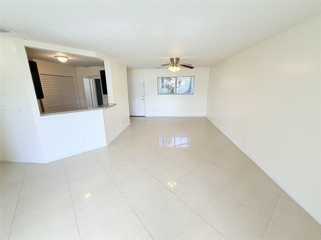 Foto del edificio - 3445 NW 44th St