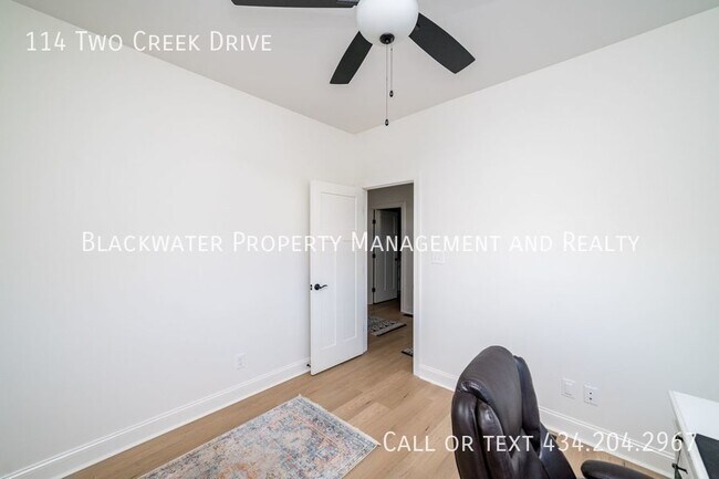 Foto del edificio - Beautiful 4 Bedroom Home in Bethel Estates