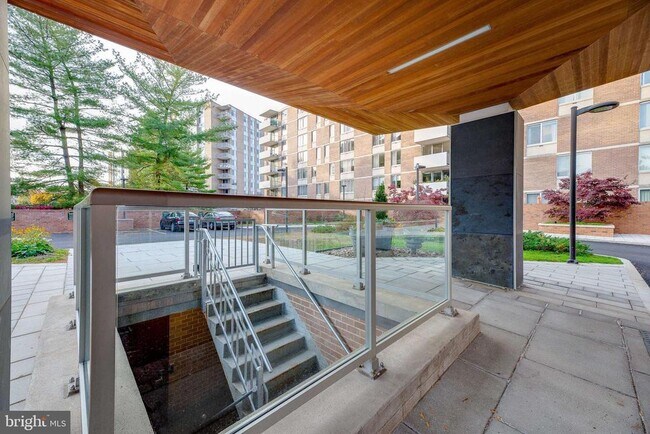 Foto del edificio - 2939 Van Ness St NW