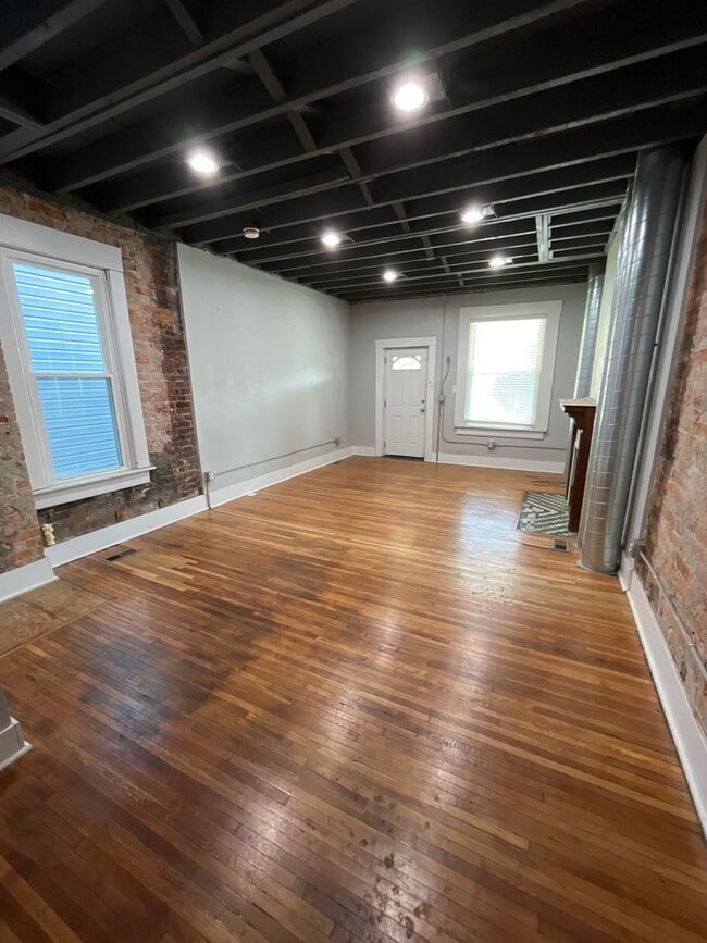 Foto del edificio - 1540-1542 Clifton Ave