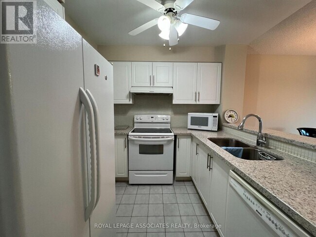 Photo du bâtiment - 2177 Burnhamthorpe Rd W