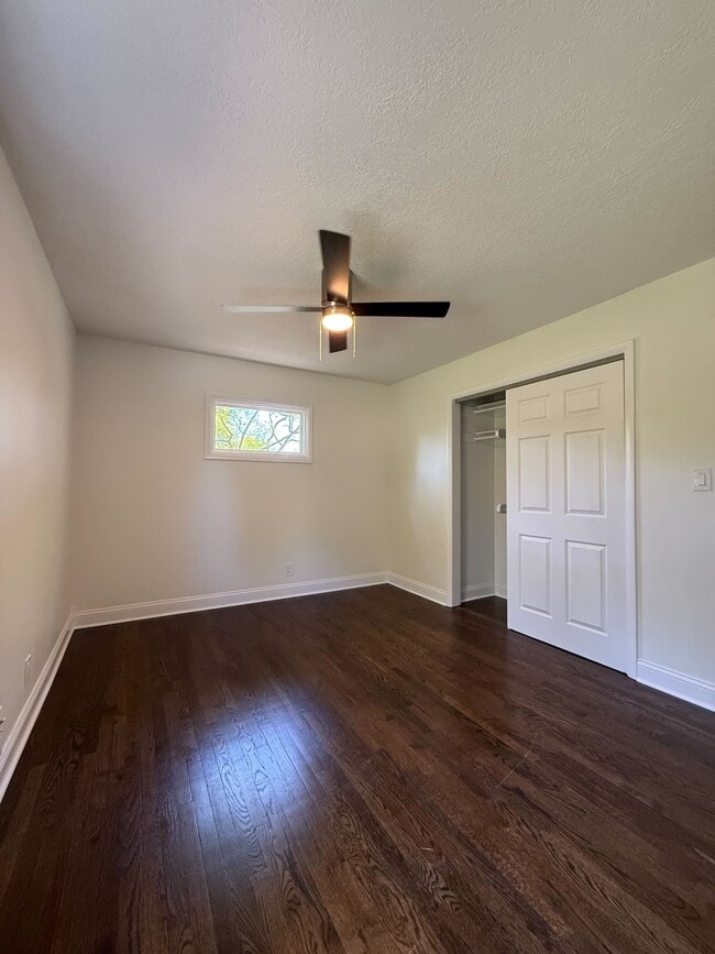 Building Photo - 9215 W 98th Terrace