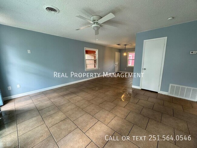 Building Photo - 4159 La Rose Dr.