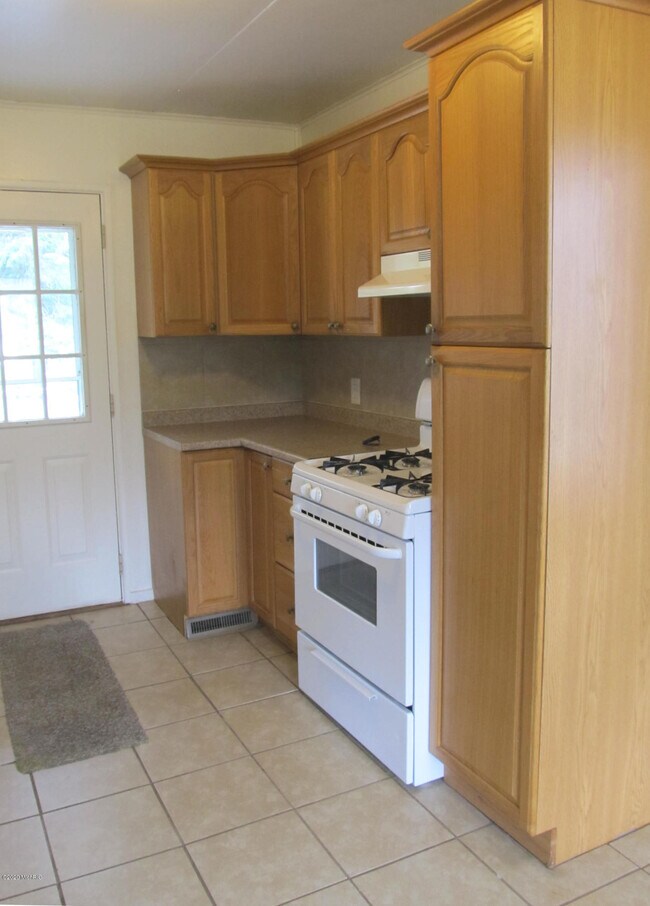 Building Photo - 3006 Emerald Dr