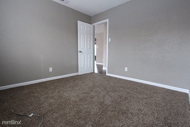 Building Photo - 3 br, 2 bath House - 10904 Humington Drive