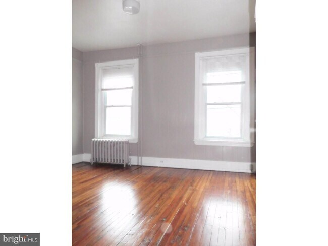 Building Photo - Nice 1 bedroom across from Park