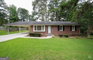 Building Photo - 120 Soule St