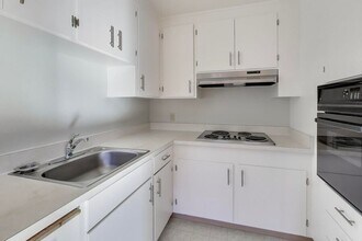 Building Photo - 271-281 Curtner Ave