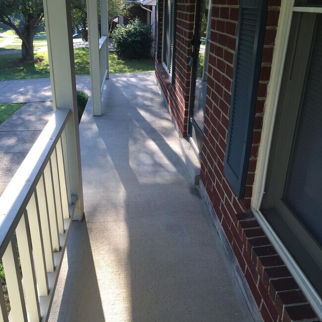 Building Photo - 2540 Ashbrooke Dr
