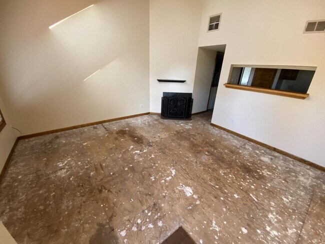Building Photo - 603 Park, Unit 303