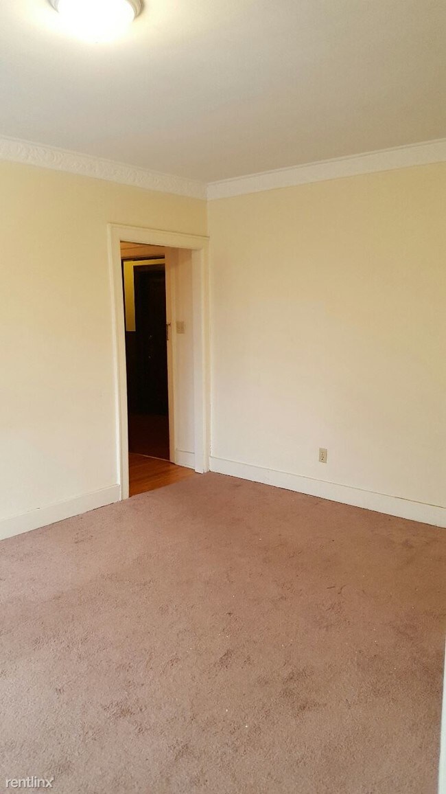 Building Photo - 2 br, 1 bath  - 108 Washtenaw Rd Apt 33