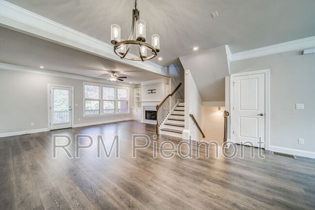 Building Photo - 1363 Harris Way S