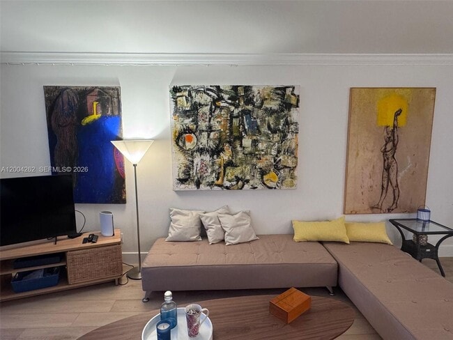 Foto del edificio - 5151 Collins Ave