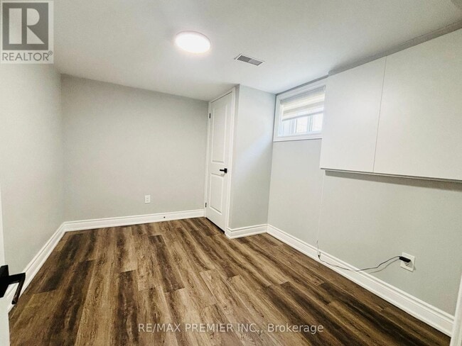 Building Photo - 96 Wyndale Dr