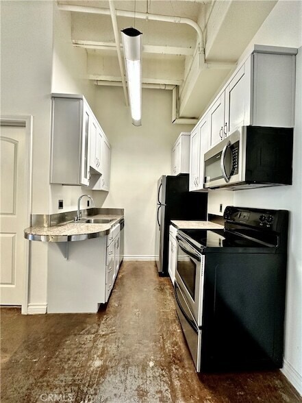 Foto del edificio - 312 W 5th St