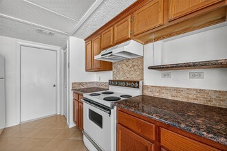 Building Photo - 10327 Hollow Canyon Ct