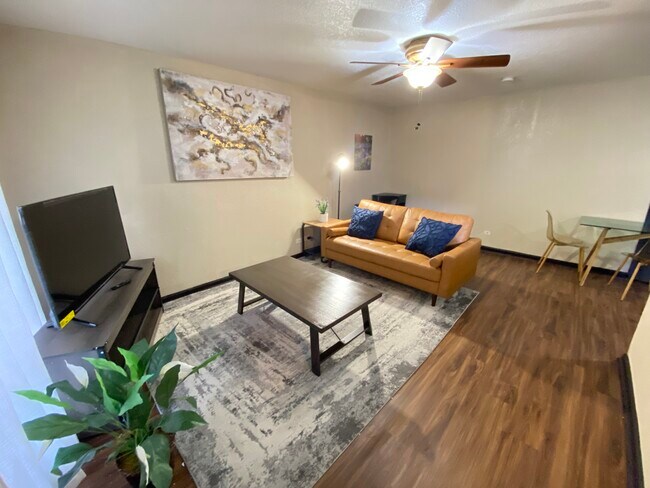 Foto del edificio - 211 Natalen Ave