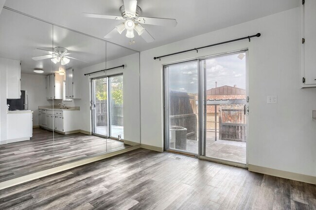 Foto del edificio - 14711 W Ellsworth Ave