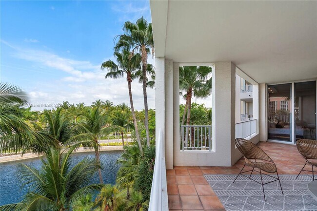 Foto del edificio - 705 Crandon Blvd