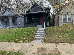 Building Photo - 2633 W Kentucky St