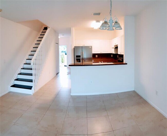 Foto del edificio - 4511 Woodland Cir