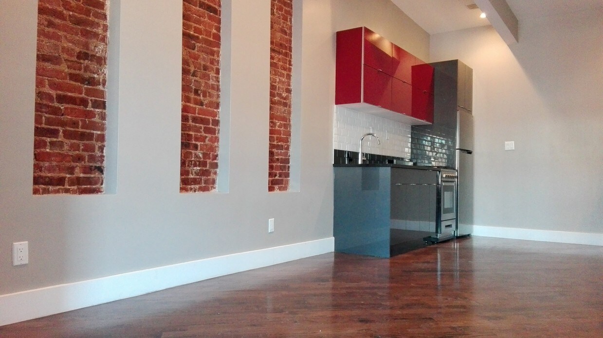Foto principal - 195 Rockaway Ave