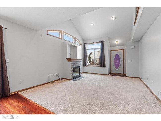 Building Photo - 3 br, 3 bath Townhome - 1661 Wexford Ln