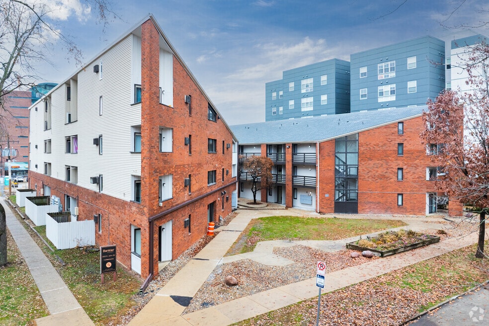 The Rive Champaign - 212 E Green St Champaign, IL 61820 | Apartments.com